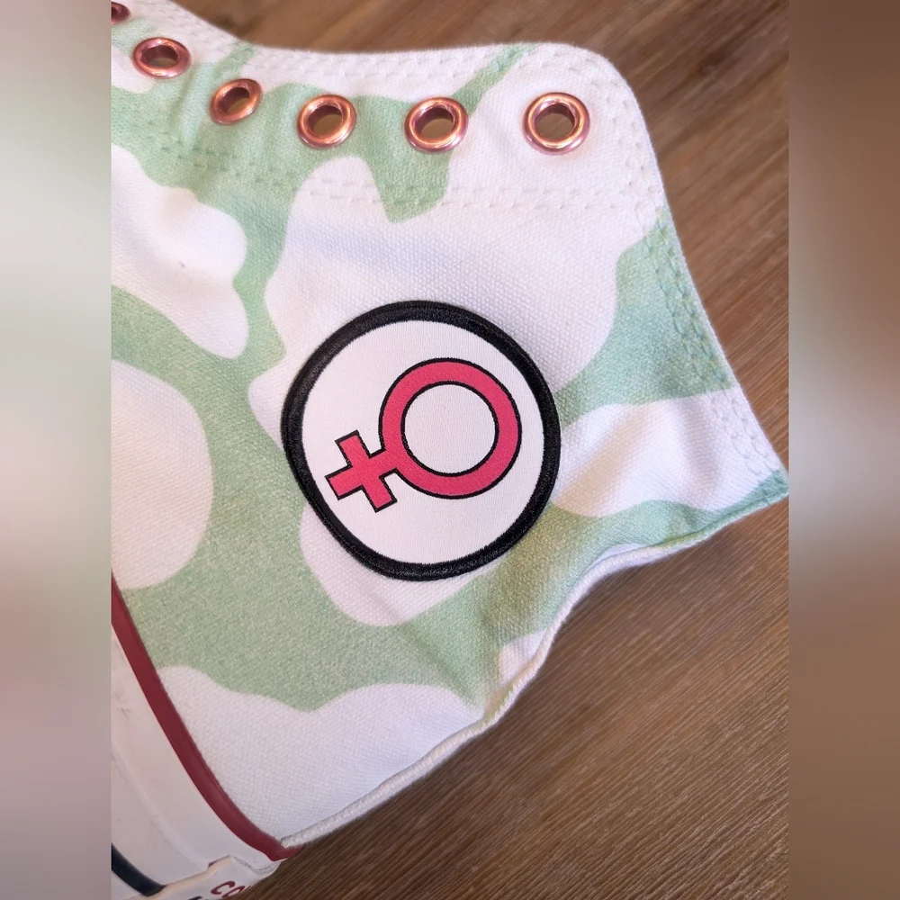 CONVERSE Chuck Taylor Hi Top Custom Strawberry Cow Patch size 10.5W 8.5M - Picture 4 of 11